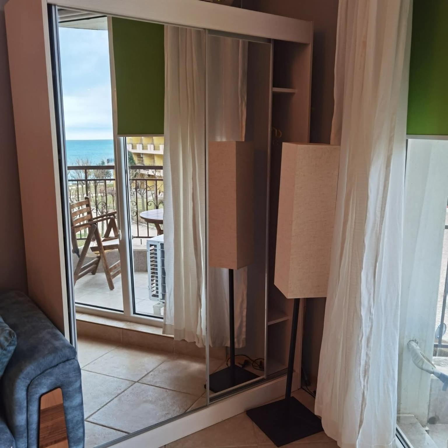 Dl Apartments Aheloy Eksteriør billede